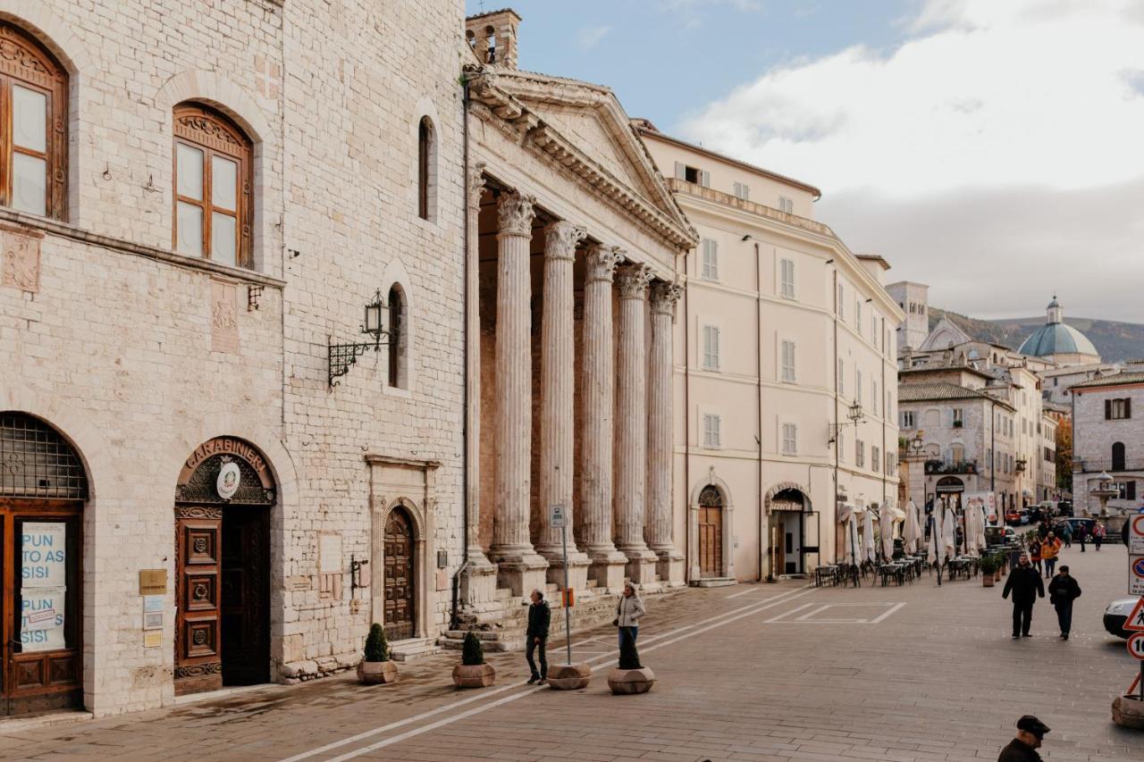 Sotto Gli Affreschi Del 1800 Con Colazione Inclusa Assisi Kültér fotó